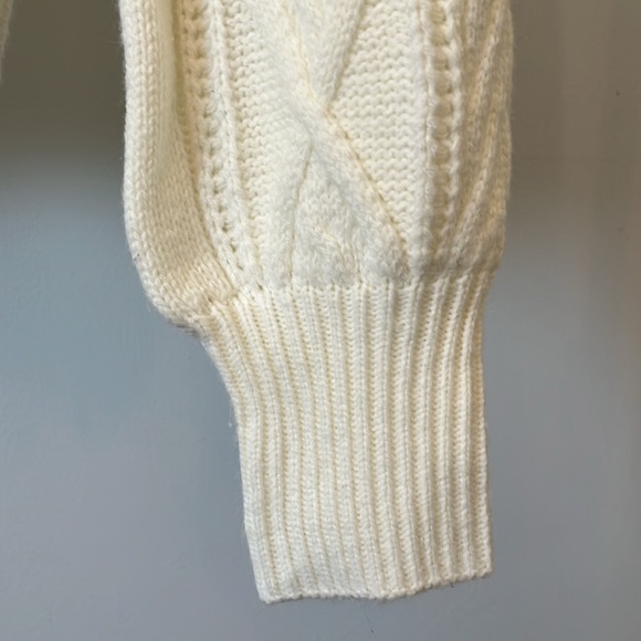 Sadie & Sage Crop Style Sweater - Picture 4 of 12